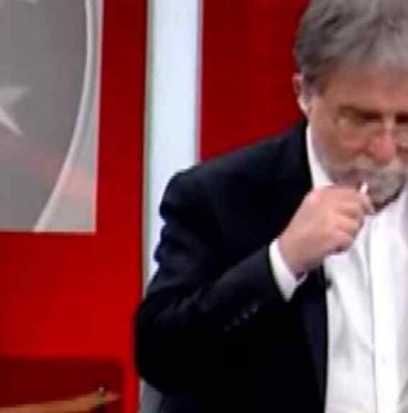 Ahmet Hakan canlı yayında elektronik sigara içti 9 Ahmet-Hakan-canlı-yayında-elektronik-sigara-içti-