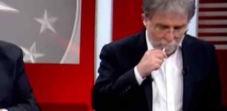Ahmet Hakan canlı yayında elektronik sigara içti