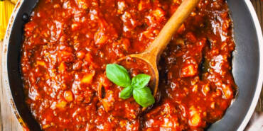 Bolonez-Sos-tarifi--İtalyan-mutfağının-en-lezzetli-soslarından-biri