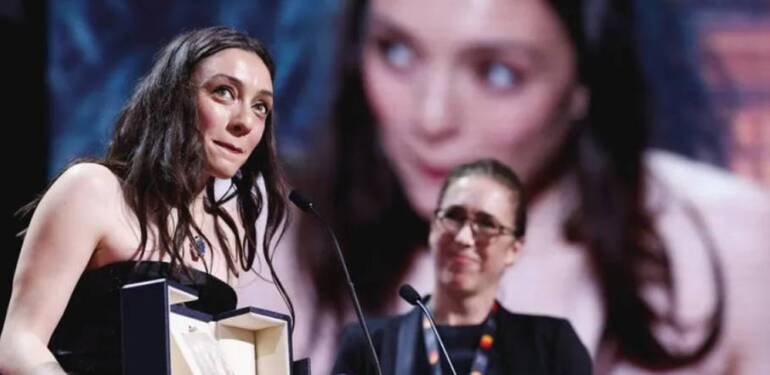 Cannes Film Festivali’nde gurur gecesi: Merve Dizdar en iyi kadın oyuncu ödülünü aldı