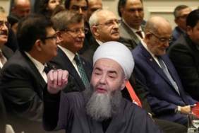 Cübbeli Ahmet’ten seçim yorumu: Bizim sağcılar iyi bir kazık attılar CHP'ye, 2 puanları yok ama 34 milletvekili aldılar 9 Cübbeli-Ahmet’ten-seçim-yorumu--Bizim-sağcılar-iyi-bir-kazık-attılar-CHP'ye,-2-puanları-yok-ama-34-milletvekili-aldılar