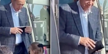 Cumhurbaşkanı-Erdoğan-içi-para-dolu-cüzdanını-kapatamadı,-dik-bir-şekilde-cebine-koydu