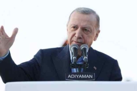Deprem bölgesine giden Erdoğan'dan muhalefete eleştiri: İstiyorlar ki kimi aday gösterirlerse milletimiz tıpış tıpış oy versin 3 Deprem-bölgesine-giden-Erdoğan'dan-muhalefete-eleştiri--İstiyorlar-ki-kimi-aday-gösterirlerse-milletimiz-tıpış-tıpış-oy-versin
