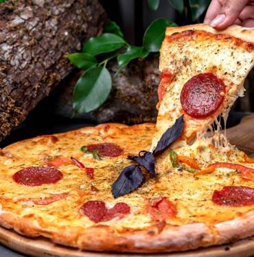 Evde kolay pizza yapmanın püf noktaları: Lezzetli pizza tarifi 3 Evde-kolay-pizza-yapmanın-püf-noktaları--Lezzetli-pizza-tarifi-1