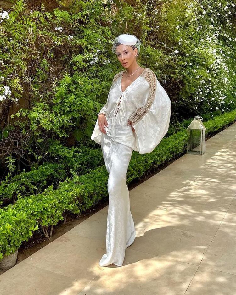 Fas’ta düğün yapan Şeyma Subaşı’nın gelinliği alay konusu oldu: Leke tutmaz masa örtüsü değil mi bu?