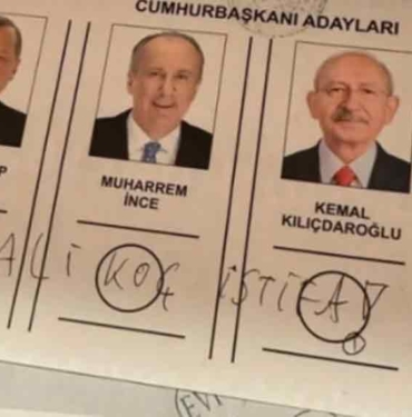 Fenerbahçe taraftarı oy pusulasına “Ali Koç istifa” yazdı, sosyal medyada tepki yağdı 2 Fenerbahçe-taraftarı-oy-pusulasına-“Ali-Koç-istifa”-yazdı,-sosyal-medyada-tepki-yağdı-
