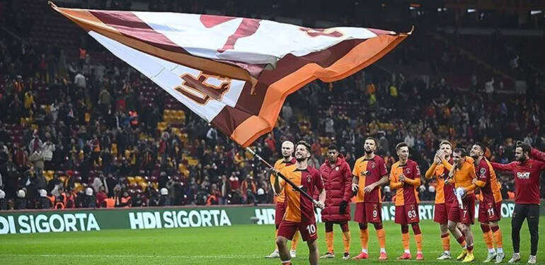 Galatasaray Süper Lig’de şampiyonluk için sahaya çıkıyor