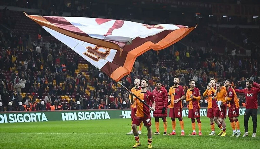 Galatasaray Süper Lig'de şampiyonluk için sahaya çıkıyor