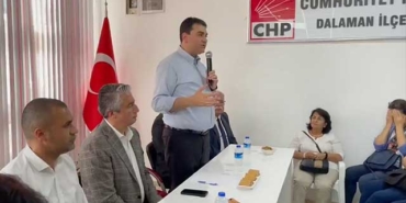 Gültekin-Uysal,-CHP-İlçe-Teşkilatı'nda-Kılıçdaroğlu'na-oy-istedi