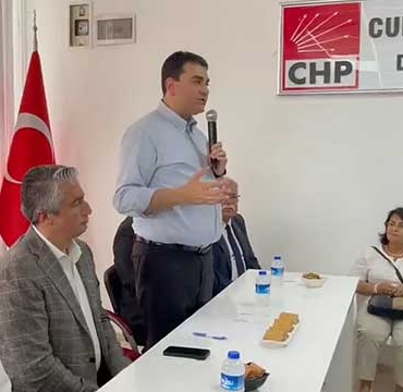 Gültekin Uysal, CHP İlçe Teşkilatı'nda Kılıçdaroğlu'na oy istedi 2 Gültekin-Uysal,-CHP-İlçe-Teşkilatı'nda-Kılıçdaroğlu'na-oy-istedi