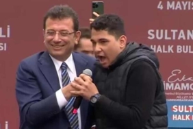 İmamoğlu,-gencin-söylediğini-duyunca-mikrofonu-hemen-geri-aldı--Kerata-yakacak-kendini