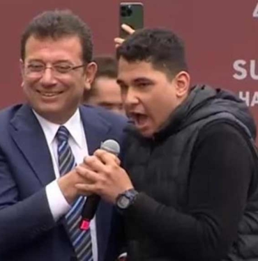 İmamoğlu, gencin söylediğini duyunca mikrofonu hemen geri aldı: Kerata yakacak kendini 10 İmamoğlu,-gencin-söylediğini-duyunca-mikrofonu-hemen-geri-aldı--Kerata-yakacak-kendini