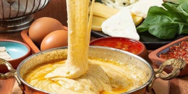 Karadeniz’in-en-meşhur-lezzeti--Tam-kıvamında-kuymak-(Mıhlama)-tarifi