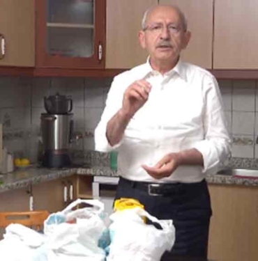 Kılıçdaroğlu tek tek fiyatları gösterip yurttaşa seslendi: Biz gelmek zorundayız ki süt bu senenin sonuna kadar 50 lira olmasın 4 Kılıçdaroğlu-tek-tek-fiyatları-gösterip-yurttaşa-seslendi--Biz-gelmek-zorundayız-ki-süt-bu-senenin-sonuna-kadar-50-lira-olmasın