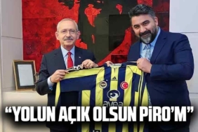 Kılıçdaroğlu’na-oy-vereceğini-açıklayan-Ümit-Özat-ünlü-isimleri-topa-tuttu--Masa-altına-sakladığınız-rakı-kadehleri-bile-sizden-daha-dik-duruyor