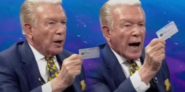 Kimliğini-göstererek-bağırdı…-Uğur-Dündar’dan-tarihe-geçecek-konuşma!-“Kimse-bizi-aptal-yerine-koymasın!”