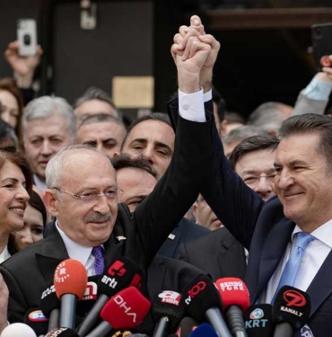 Mustafa Sarıgül’den Kılıçdaroğlu’na destek: Siz kaybetmediniz biz kazandıramadık; Yazıklar olsun bize! 2 Mustafa-Sarıgül’den-Kılıçdaroğlu’na-destek--Siz-kaybetmediniz-biz-kazandıramadık;-Yazıklar-olsun-bize!