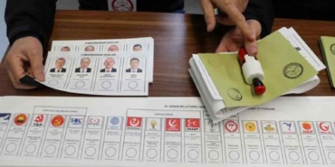 Oy-verirken-bunlara-dikkat!-Oy-pusulası-nasıl-katlanmalı,-mühür-diğer-adaya-bulaşırsa-oy-geçersiz-sayılır-mı-