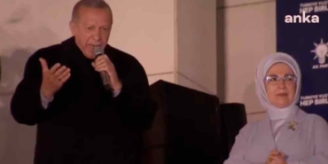 Son-Dakika…-Erdoğan-AKP-Genel-Merkezi’nde-balkon-konuşması-yapıyor