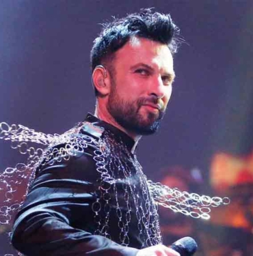 Tarkan, Cumhuriyet'in 100. yılı ve Atatürk için yazdığı marştan bir bölüm paylaştı 7 Tarkan,-Cumhuriyet'in-100-yılı-ve-Atatürk-için-yazdığı-marştan-bir-bölüm-paylaştı-