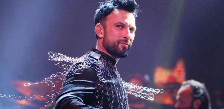 Tarkan, Cumhuriyet'in 100. yılı ve Atatürk için yazdığı marştan bir bölüm paylaştı 6 Tarkan,-Cumhuriyet'in-100-yılı-ve-Atatürk-için-yazdığı-marştan-bir-bölüm-paylaştı-