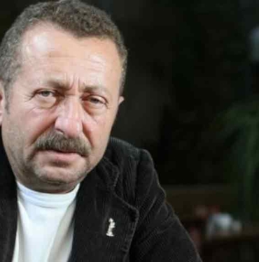 Usta-oyuncu-Erkan-Can-dolandırıldı--Uykuluydum,-bankadan-arandığıma-inandım