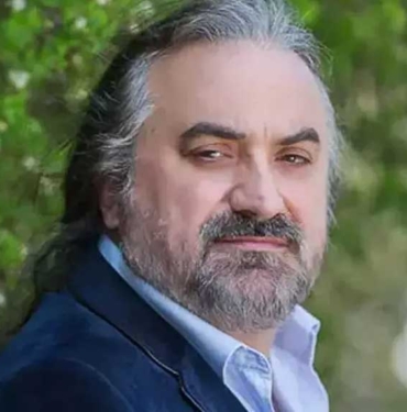 Volkan Konak’tan iktidara mülteci tepkisi: Beyler bu vatana nasıl kıydınız? 5 Volkan-Konak’tan-iktidara-mülteci-tepkisi--Beyler-bu-vatana-nasıl-kıydınız-