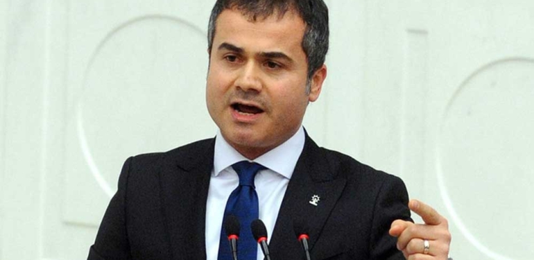 AKP’den istifa eden Suat Kılıç’ın yeni partisi belli oldu! Rozetini genel başkan taktı