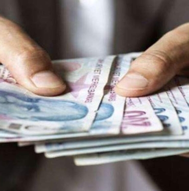 Ünlü ekonomistten asgari ücret ve dolar kuru açıklaması: Olası riskler gerçekleşmezse... 5 asgari ücret-para