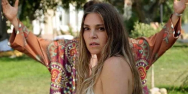 Aslı-Enver’in-oynadığı-Arayış-dizisindeki-soyunma-sahnesine-tepki-yağdı