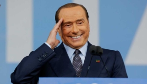 Berlusconi’den tarihe geçen unutulmayacak gaflar: Bir otobüs dolusu hayat kadını…