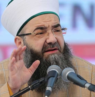 Cübbeli Ahmet, iki erkeğin birbiriyle tokalaşmasını tehlikeli buldu: Belki cinsel meyil duyar 7 Cübbeli-Ahmet,-iki-erkeğin-birbiriyle-tokalaşmasını-tehlikeli-buldu--Belki-cinsel-meyil-duyar