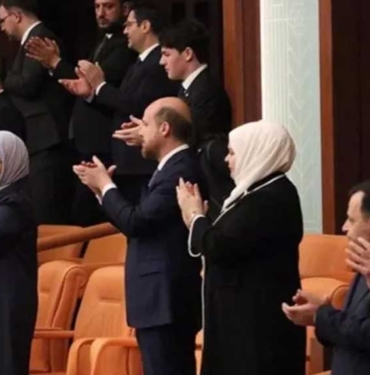 Cumhurbaşkanı Erdoğan'ın yemin törenini ailesi de izledi! İki isim katılmadı 5 Cumhurbaşkanı-Erdoğan'ın-yemin-törenini-ailesi-de-izledi!-İki-isim-katılmadı