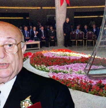 Dokuzuncu Cumhurbaşkanı Süleyman Demirel, mezarı başında anıldı 10 Dokuzuncu-Cumhurbaşkanı-Süleyman-Demirel,-mezarı-başında-anıldı
