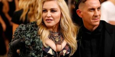 Dünyaca-ünlü-şarkıcı-Madonna-hastaneye-kaldırıldı--Bilinci-kapandı,-entübe-edildi