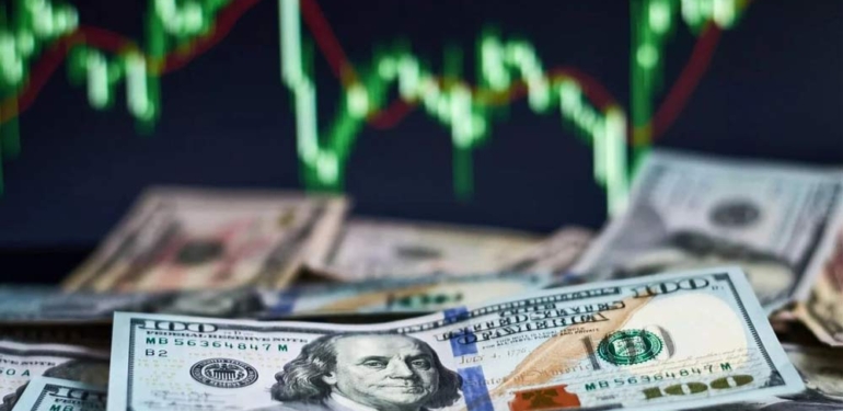 Mahfi Eğilmez’den çarpıcı analiz: Dolar Türkiye’de neden değer kazanıyor? Doları düşürmeyen ‘iç güçler’ mi?