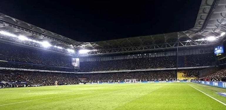 Fenerbahçe’de kombinelere dev zam! Taraftar isyan etti... 1 Fenerbahçe’de-kombinelere-dev-zam!-