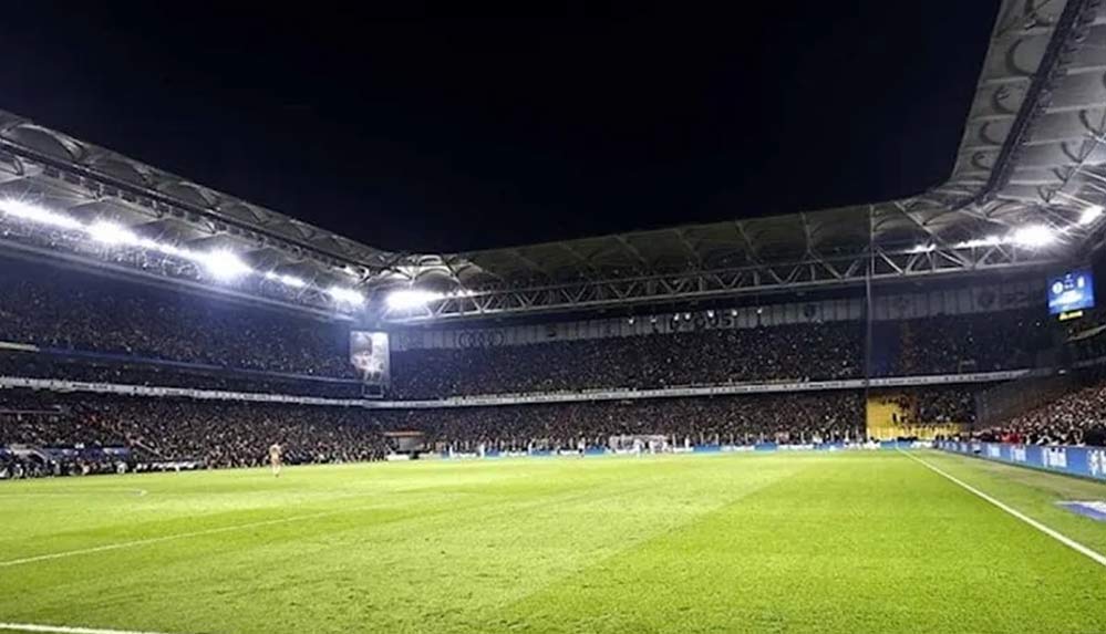 Fenerbahçe’de kombinelere dev zam! Taraftar isyan etti...