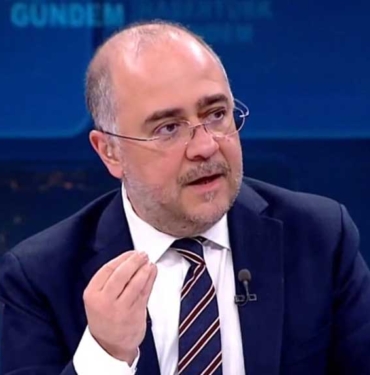 Kürşad Oğuz’dan Habertürk açıklaması! “Ayrıldım değil, kibarca ayrıl düşürüldüm” 4 Habertürk’te-yaprak-dökümü-devam-ediyor--Kürşad-Oğuz-kanalla-yollarını-ayırdı