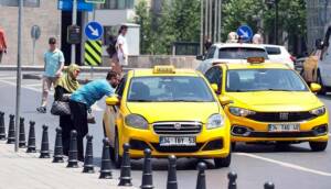 İstanbul'da "taksi sorunu" hız kesmiyor: "Yerliye 100 lira, yabancıya 100 dolar"