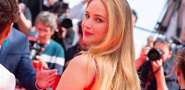 Jennifer Lawrence yıllar sonra itiraf etti: “Yönetmenle yatıyordum ama…”