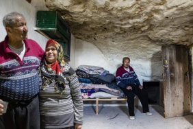 Malatya'da-yaşadığı-mağarada-18-çocuğunu-büyüttü--Hayatı-ilgi-odağı-oldu-dünyanın-her-yerinden-ziyarete-geliyorlar