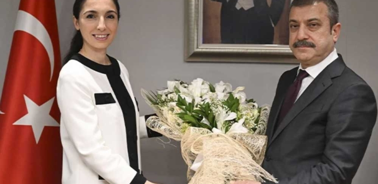 Merkez Bankası'nın yeni Başkanı Hafize Gaye Erkan görevi resmen devraldı! İşte ilk sözleri… 6 Merkez-Bankası'nın-yeni-Başkanı-Hafize-Gaye-Erkan-görevi-resmen-devraldı!-İşte-ilk-sözleri…