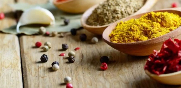 Metabolizmayı motor gibi çalıştıran 7 baharat! Vücutta yağ bırakmıyor, ödemi söküp atıyor 1 Metabolizmayı-motor-gibi-çalıştıran-7-baharat!-Vücutta-yağ-bırakmıyor,-ödemi-söküp-atıyor-
