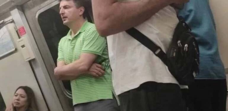 Metrodaki-fotoğrafı-sosyal-medyada-gündem-olan-İYİ-Partili-Bilge-Yılmaz--'Metroyu-severim...'