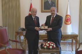 Mustafa-Şentop,-başkanlık-görevini-Devlet-Bahçeli’ye-devretti