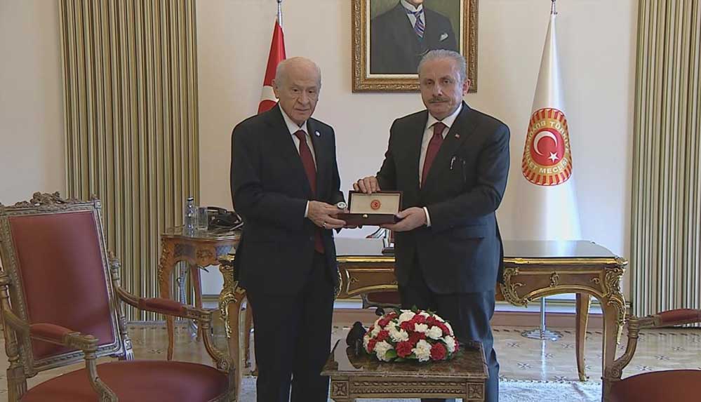 Mustafa Şentop, başkanlık görevini Devlet Bahçeli’ye devretti