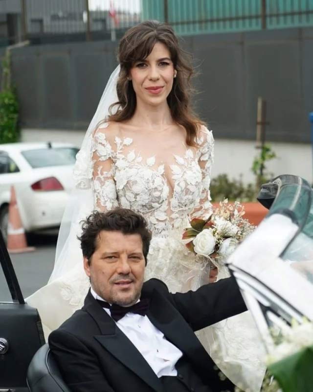 Oyuncu İlker Aksum 2 yıldır aşk yaşadığı sevgilisiyle evlendi: İşte nikahtan ilk kareler...