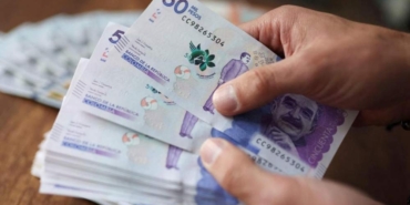 Para-boğazında-kaldı--Aldığı-rüşveti-gerçekten-yiyen-polis-hastanelik-oldu