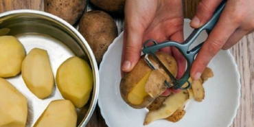 Patates-kabuğunu-sakın-çöpe-atmayın!-Saç-ve-cilt-sağlığından-temizliğe-varana-kadar-işe-yarıyor!